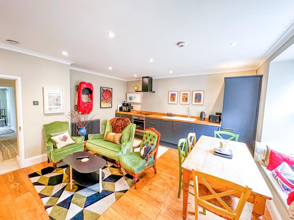 Unique 2 Bed In The Heart Of Bath With Parking 아파트 외부 사진