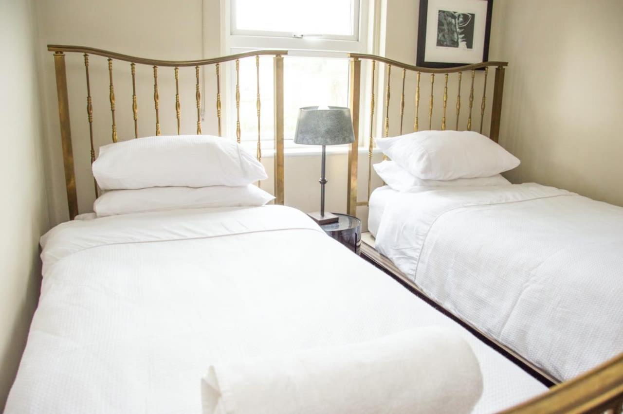 Unique 2 Bed In The Heart Of Bath With Parking 아파트 외부 사진